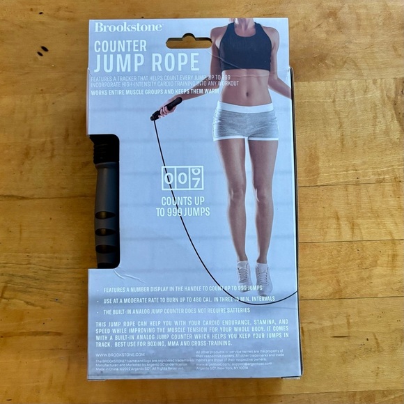 Brookstone Counter Jump Rope For Fitness Counts Up To 999 Jumps Adjustable NEW - Picture 2 of 4